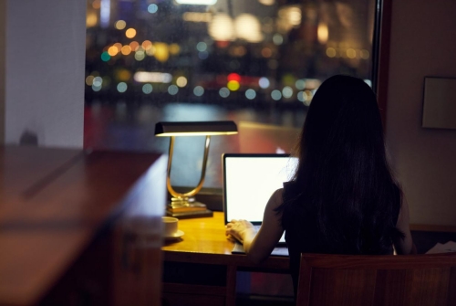 1697162778857326.png 美女2.png