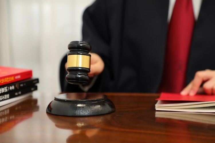 被告当庭改口律师应对自如,助老人完成离婚后财产分割获200万房屋产权 被告当庭改口律师应对自如,助老人完成离婚后财产分割获200万房屋产权