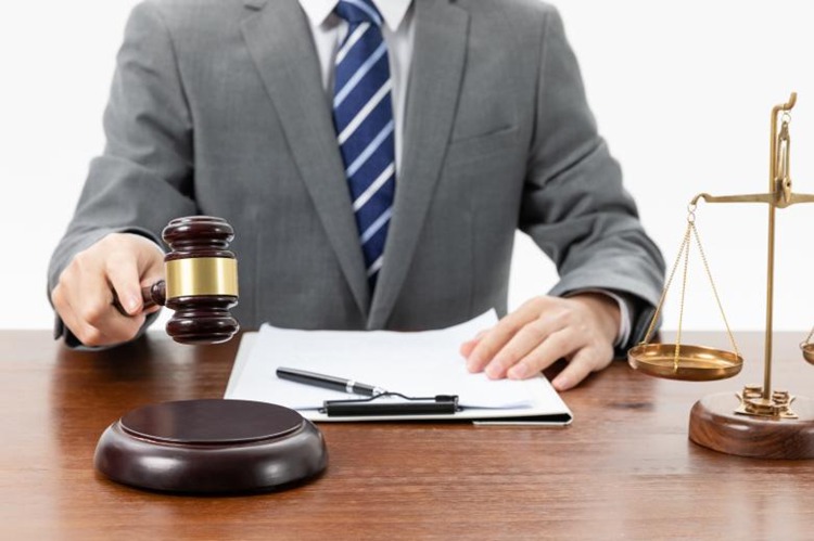与同事发生冲突故意伤害，冠领律师依法辩护助嫌疑人获不起诉决定