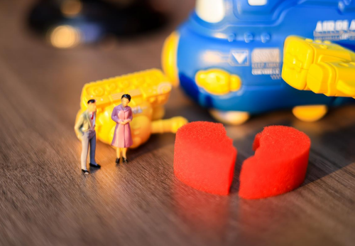 离婚调解成功,冠领律师为女方争取到70%房产份额与抚养权-1 离婚调解成功,冠领律师为女方争取到70%房产份额与抚养权-1