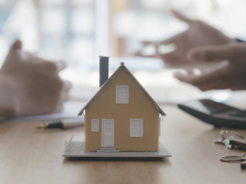 情侣冲动购房遇“垫资陷阱”,冠领律师以仲裁利刃出鞘,凭和解追回房款-1 情侣冲动购房遇“垫资陷阱”,冠领律师以仲裁利刃出鞘,凭和解追回房款-1